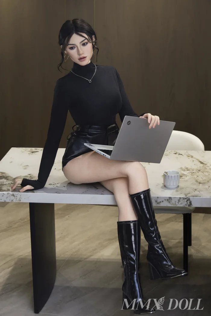 Monica 163cm Wall Street Elite (9)